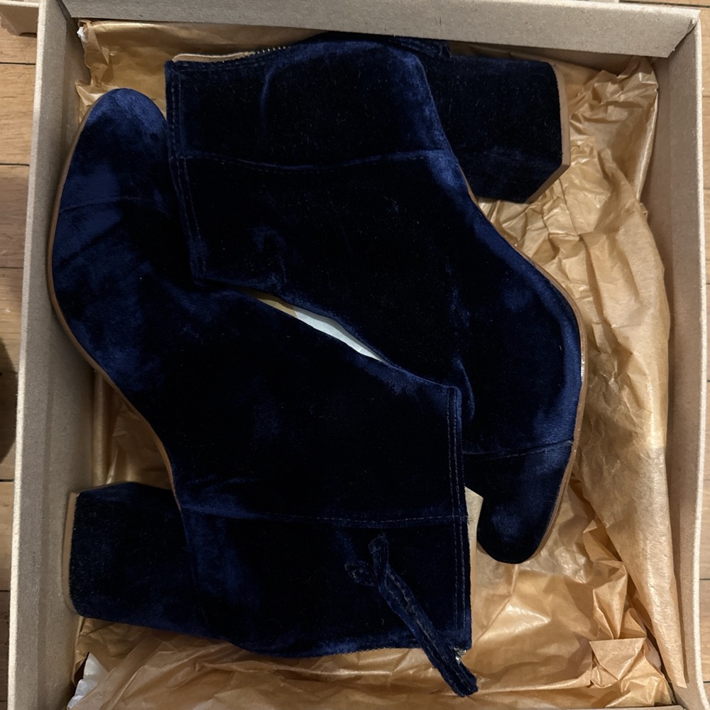 Flared-Heel Velvet Boots in Light Vision